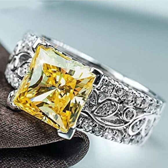 Sterling Silver Yellow & Clear Stone Ring (8) - Picture 1 of 8